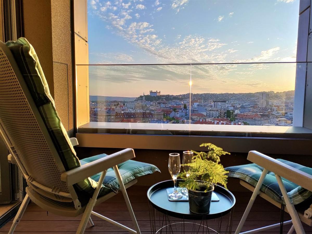 Cozy 2 Rooms Flat - Castle View บราติสลาวา ภายนอก รูปภาพ