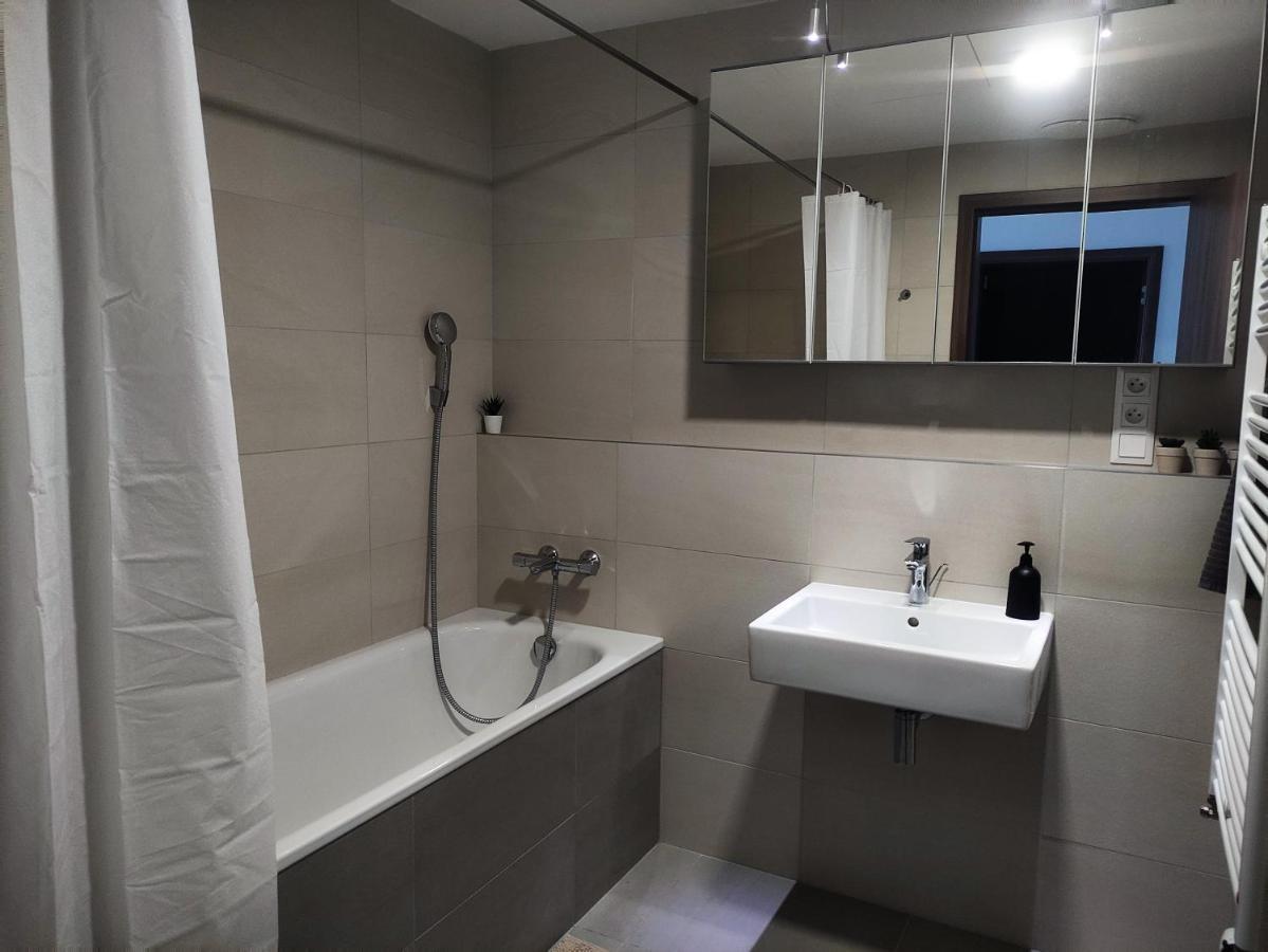 Cozy 2 Rooms Flat - Castle View บราติสลาวา ภายนอก รูปภาพ