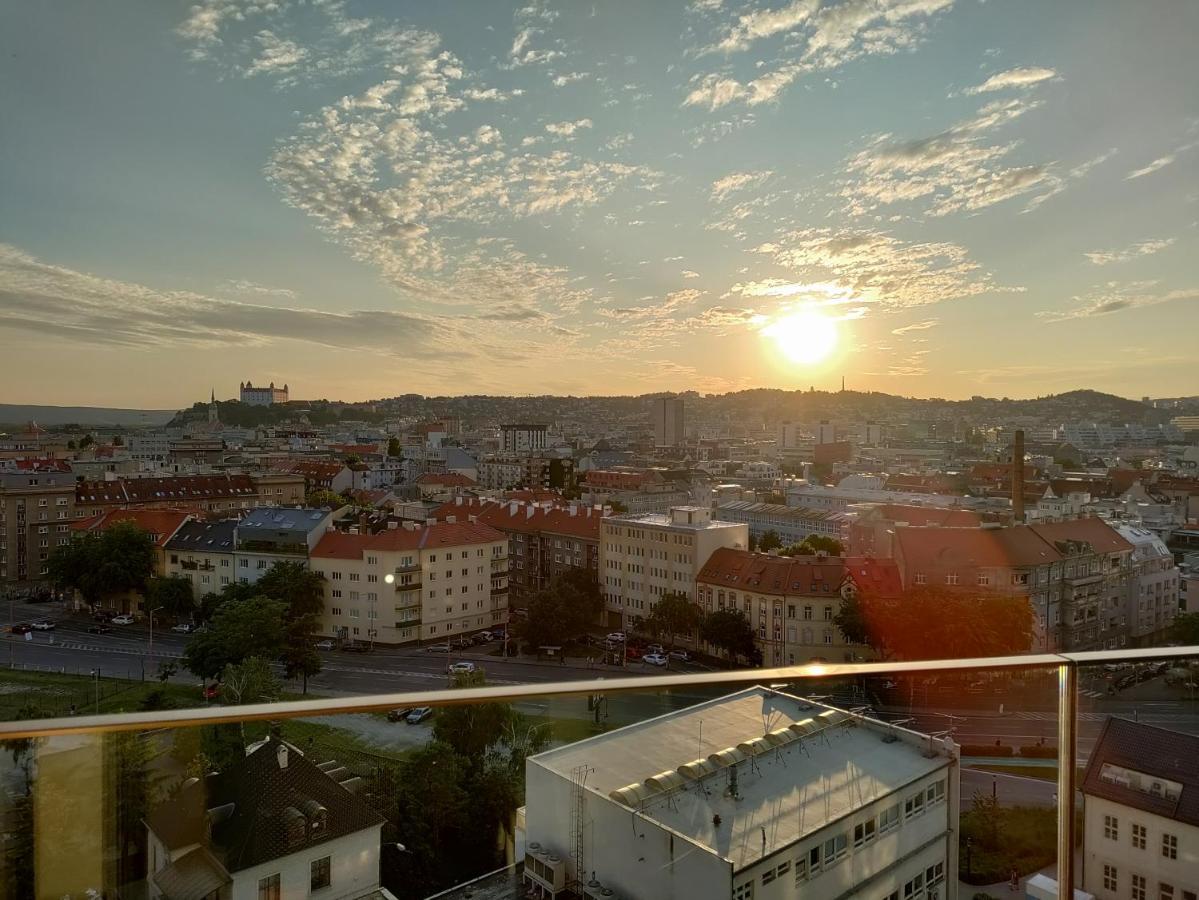 Cozy 2 Rooms Flat - Castle View บราติสลาวา ภายนอก รูปภาพ